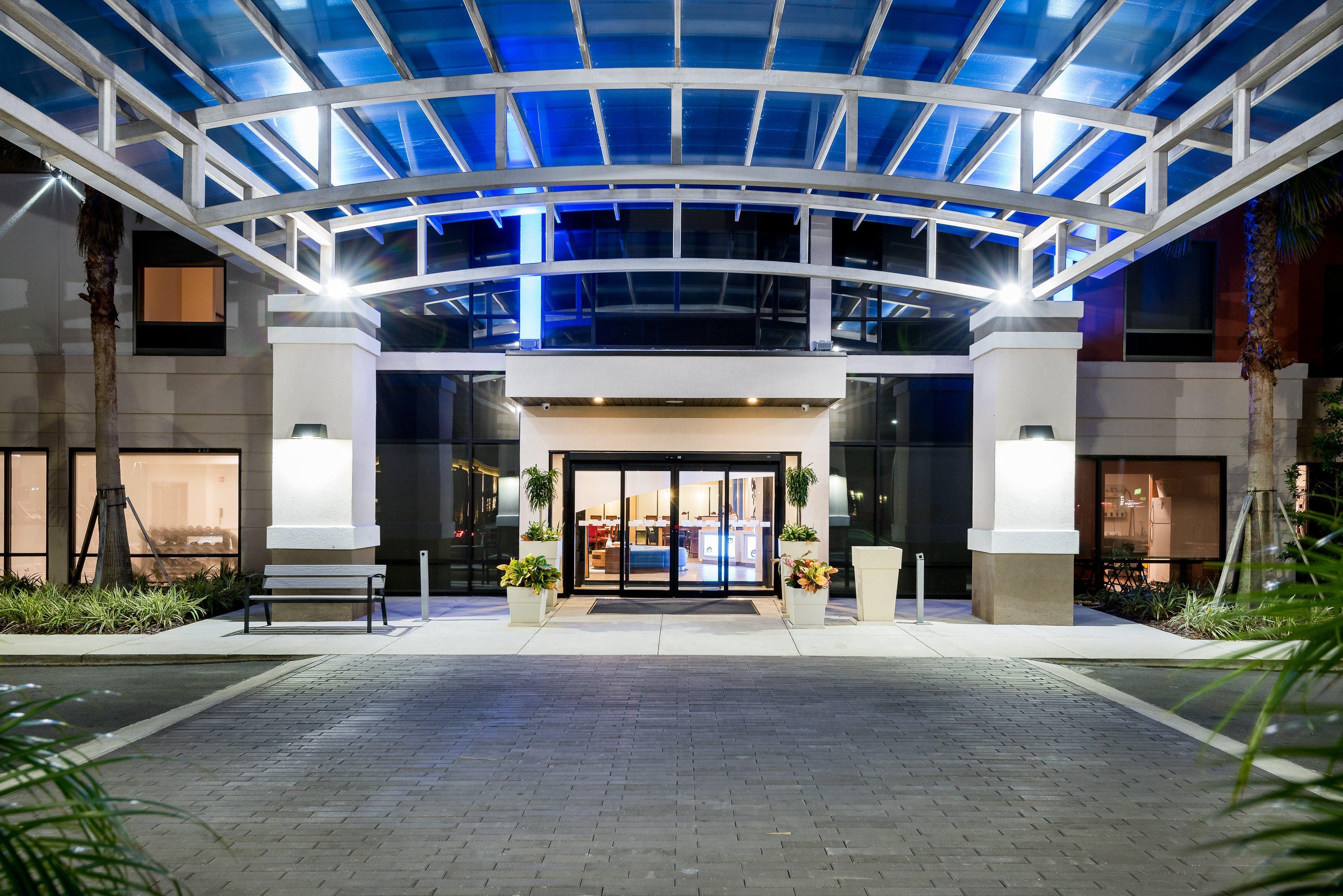 Holiday Inn Express & Suites Lakeland South, An Ihg Hotel Exterior photo